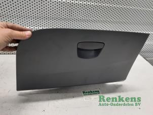 Gebruikte Dashboardkastje Seat Ibiza IV (6J5) 1.4 16V Prijs € 30,00 Margeregeling aangeboden door Renkens Auto-Onderdelen B.V.