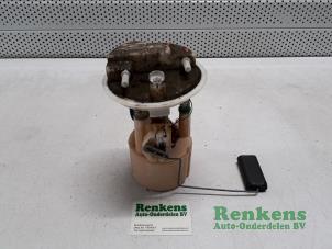 Gebruikte Benzinepomp Renault Twingo (C06) 1.2 Prijs € 40,00 Margeregeling aangeboden door Renkens Auto-Onderdelen B.V.