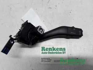 Gebruikte Schakelaar Ruitenwisser Skoda Octavia Combi (1Z5) 2.0 TDI PDF Prijs € 25,00 Margeregeling aangeboden door Renkens Auto-Onderdelen B.V.