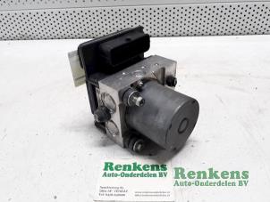 Gebruikte ABS Pomp Audi A4 (B7) 2.5 TDI V6 24V Prijs € 75,00 Margeregeling aangeboden door Renkens Auto-Onderdelen B.V.