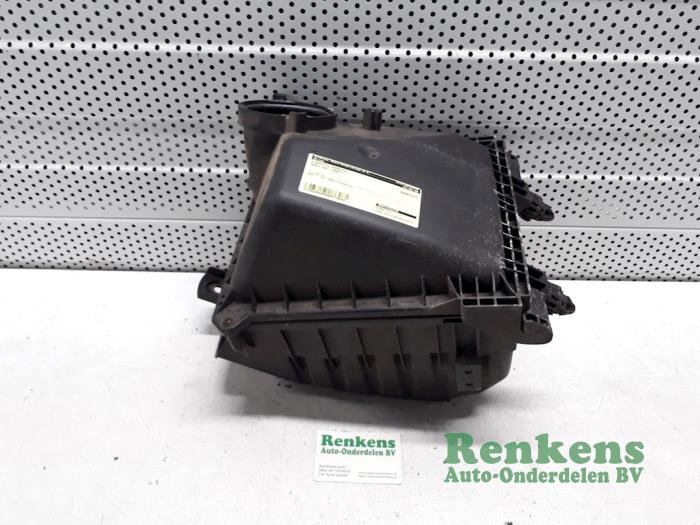 Gebruikte Luchtfilterhuis Audi A4 (B7) 2.5 TDI V6 24V Prijs € 40,00 Margeregeling aangeboden door Renkens Auto-Onderdelen B.V.