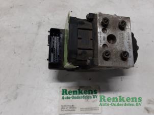 Gebruikte ABS Pomp Suzuki Swift (SF310/413) 1.3 Prijs € 50,00 Margeregeling aangeboden door Renkens Auto-Onderdelen B.V.