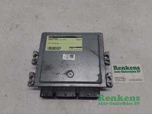 Gebruikte Boordcomputer Renault Scénic III (JZ) 1.5 dCi 110 Prijs € 100,00 Margeregeling aangeboden door Renkens Auto-Onderdelen B.V.