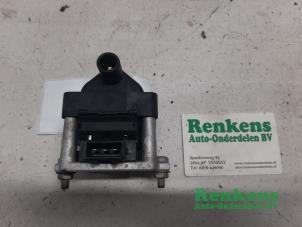 Gebruikte Bobine Volkswagen Polo III (6N1) 1.4i 60 Prijs € 20,00 Margeregeling aangeboden door Renkens Auto-Onderdelen B.V.