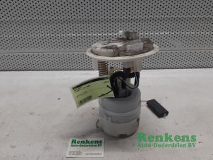 Gebruikte Benzinepomp Citroen C2 (JM) 1.1 Prijs € 40,00 Margeregeling aangeboden door Renkens Auto-Onderdelen B.V.