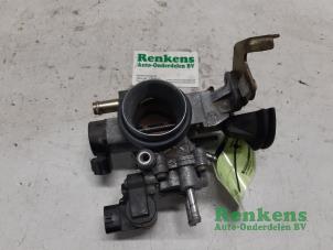 Gebruikte Gasklephuis Toyota Yaris (P1) 1.0 16V VVT-i Prijs € 35,00 Margeregeling aangeboden door Renkens Auto-Onderdelen B.V.