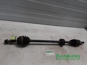 Gebruikte Aandrijfas rechts-voor Toyota Yaris (P1) 1.3 16V VVT-i Prijs € 20,00 Margeregeling aangeboden door Renkens Auto-Onderdelen B.V.