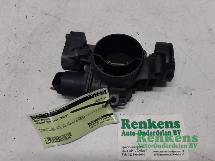 Gebruikte Gasklephuis Peugeot 206 (2A/C/H/J/S) 1.1 XN,XR Prijs € 35,00 Margeregeling aangeboden door Renkens Auto-Onderdelen B.V.