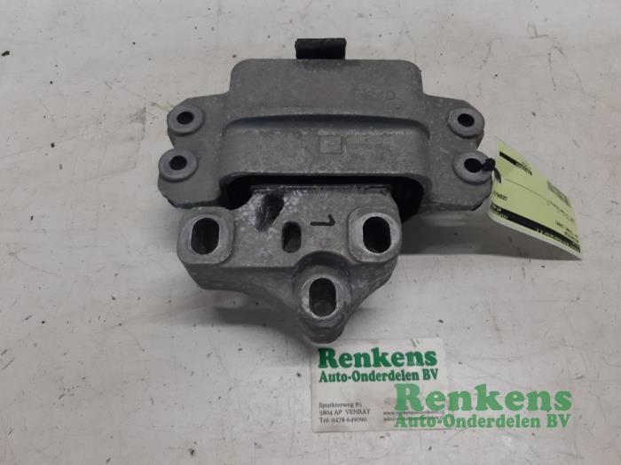 Gebruikte Motorrubber Volkswagen Tiguan (5N1/2) 2.0 TDI 16V 4Motion Prijs € 35,00 Margeregeling aangeboden door Renkens Auto-Onderdelen B.V.