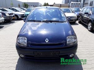 Gebruikte Koplamp links Renault Clio II (BB/CB) 1.6 16V Prijs € 25,00 Margeregeling aangeboden door Renkens Auto-Onderdelen B.V.