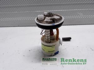 Gebruikte Benzinepomp Ford Fiesta 5 (JD/JH) 1.3 Prijs € 35,00 Margeregeling aangeboden door Renkens Auto-Onderdelen B.V.