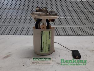 Gebruikte Benzinepomp Renault Twingo (C06) 1.2 Prijs € 35,00 Margeregeling aangeboden door Renkens Auto-Onderdelen B.V.