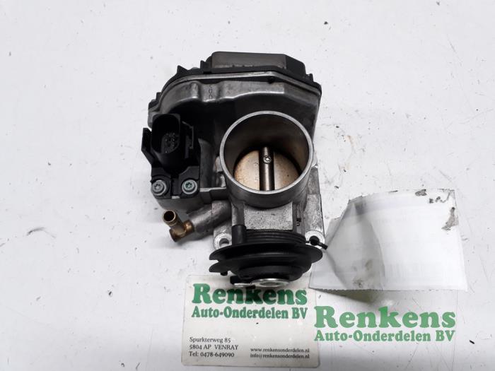Gebruikte Gasklephuis Volkswagen Polo III (6N1) 1.4i 60 Prijs € 40,00 Margeregeling aangeboden door Renkens Auto-Onderdelen B.V.