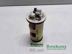 Gebruikte Benzinepomp Peugeot 106 I 1.4 XT i Prijs € 30,00 Margeregeling aangeboden door Renkens Auto-Onderdelen B.V.