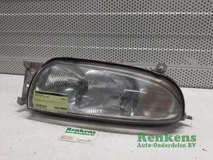 Gebruikte Koplamp links Ford Fiesta 4 1.25 16V Prijs € 20,00 Margeregeling aangeboden door Renkens Auto-Onderdelen B.V.