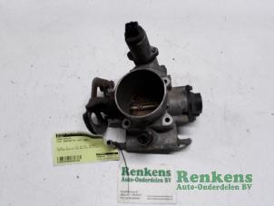 Gebruikte Gasklephuis Fiat Barchetta (183) 1.8 16V Prijs € 30,00 Margeregeling aangeboden door Renkens Auto-Onderdelen B.V.