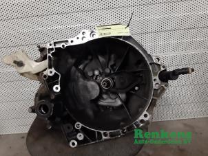Gebruikte Versnellingsbak Peugeot 207/207+ (WA/WC/WM) 1.6 HDi 16V Prijs € 300,00 Margeregeling aangeboden door Renkens Auto-Onderdelen B.V.