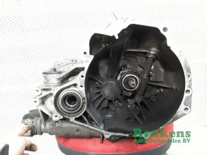 Gebruikte Versnellingsbak Nissan Almera Tino (V10M) 1.8 16V Prijs € 300,00 Margeregeling aangeboden door Renkens Auto-Onderdelen B.V.