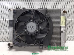 Gebruikte Radiateur Renault Modus/Grand Modus (JP) 1.2 16V Prijs € 75,00 Margeregeling aangeboden door Renkens Auto-Onderdelen B.V.