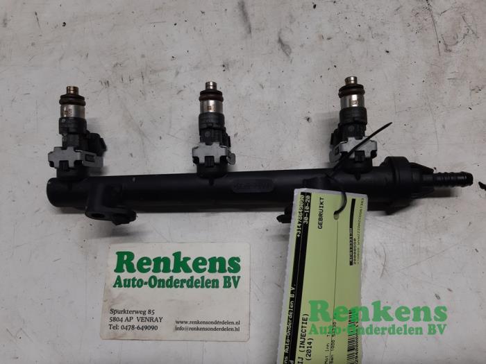 Gebruikte Injector brug Volkswagen Up! (121) 1.0 12V 75 Prijs € 40,00 Margeregeling aangeboden door Renkens Auto-Onderdelen B.V.