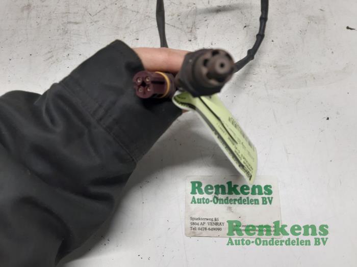 Lambda Sonde van een Mercedes-Benz C Combi (S203) 2.0 C-180 16V 2001