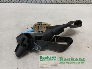 Gebruikte Veiligheidsgordel rechts-achter Mercedes C Combi (S203) 2.0 C-180 16V Prijs € 25,00 Margeregeling aangeboden door Renkens Auto-Onderdelen B.V.
