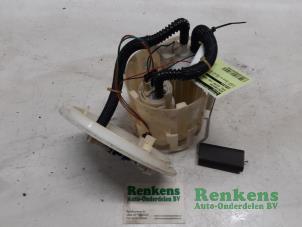Gebruikte Benzinepomp Opel Astra H (L48) 1.6 16V Twinport Prijs € 40,00 Margeregeling aangeboden door Renkens Auto-Onderdelen B.V.