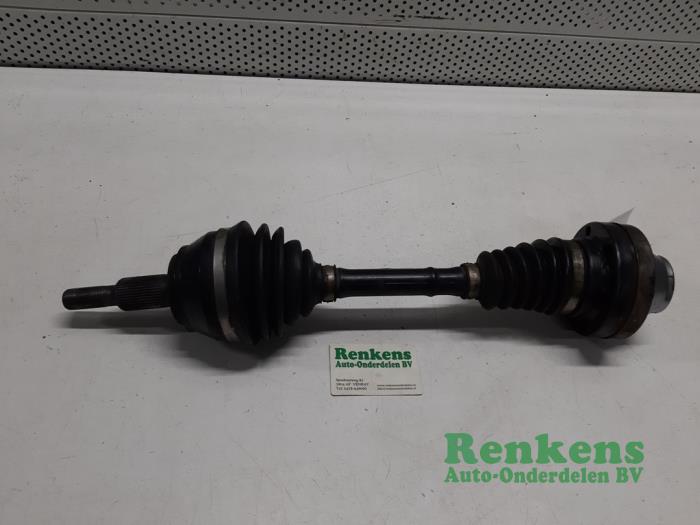 Gebruikte Steekas links-voor Volkswagen Touareg (7LA/7L6) 2.5 TDI R5 Prijs € 90,00 Margeregeling aangeboden door Renkens Auto-Onderdelen B.V.