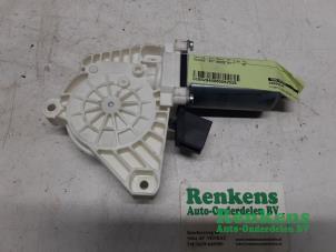 Gebruikte Raammotor Portier Mercedes A (W169) 2.0 A-200 CDI 16V 5-Drs. Prijs € 25,00 Margeregeling aangeboden door Renkens Auto-Onderdelen B.V.