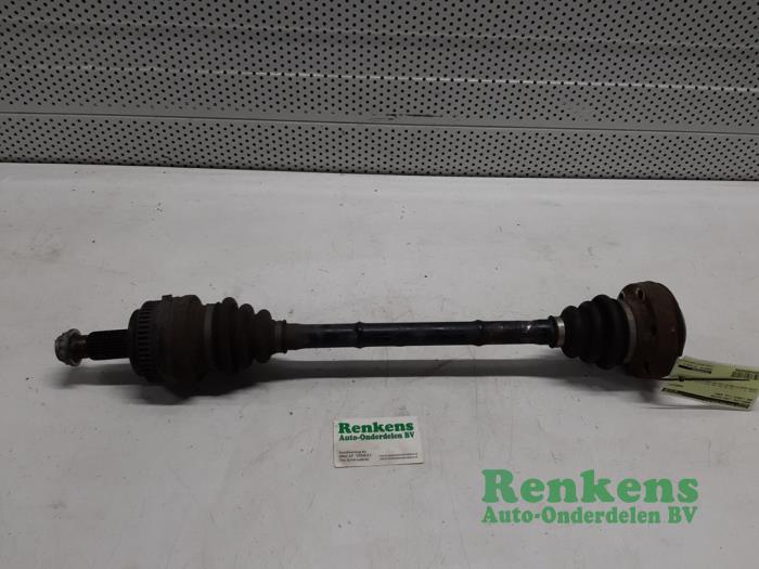 Gebrauchte Aandrijfas links-achter BMW 1 serie (E87/87N) 118d 16V Preis € 50,00 Margenregelung angeboten von Renkens Auto-Onderdelen B.V.