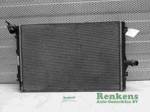 Gebruikte Radiateur Volkswagen Passat Variant (3C5) 2.0 TDI 16V 140 Prijs € 50,00 Margeregeling aangeboden door Renkens Auto-Onderdelen B.V.
