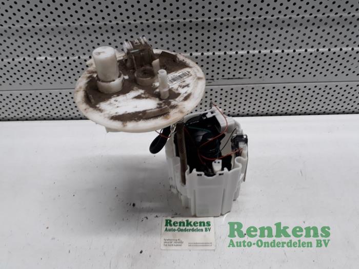 Gebruikte Benzinepomp Opel Astra J (PC6/PD6/PE6/PF6) 1.4 16V ecoFLEX Prijs € 50,00 Margeregeling aangeboden door Renkens Auto-Onderdelen B.V.
