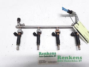 Gebruikte Injector brug Opel Astra H (L48) 1.8 16V Prijs € 50,00 Margeregeling aangeboden door Renkens Auto-Onderdelen B.V.