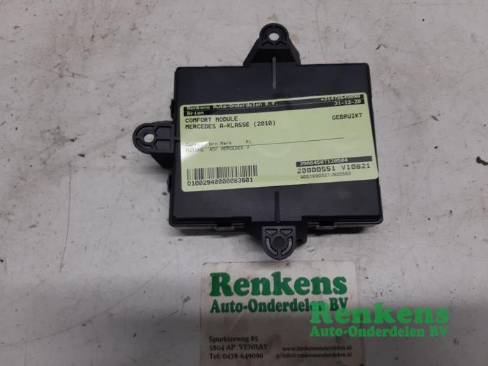 Gebruikte Comfort Module Mercedes A (W169) 1.7 A-180 Prijs € 25,00 Margeregeling aangeboden door Renkens Auto-Onderdelen B.V.
