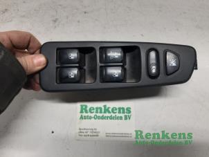 Gebruikte Elektrisch Raam Schakelaar Ssang Yong Rexton 2.3 16V RX 230 Prijs € 25,00 Margeregeling aangeboden door Renkens Auto-Onderdelen B.V.