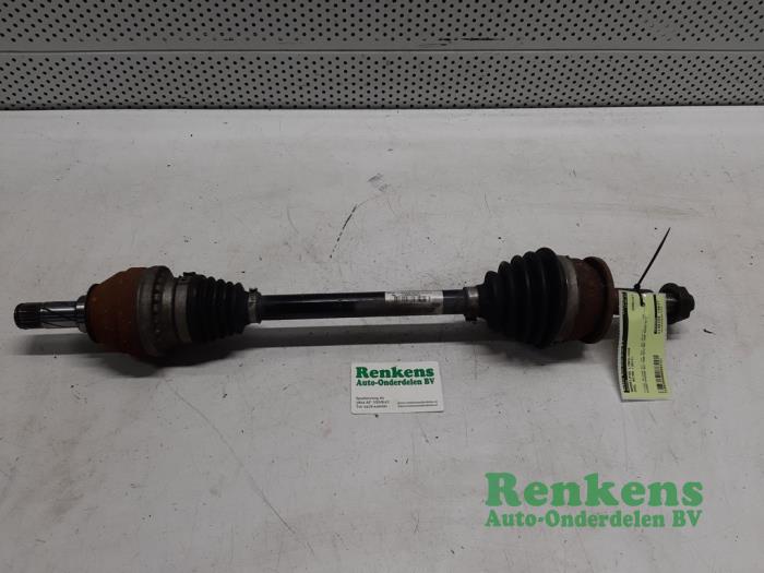 Gebruikte Steekas links-voor Opel Astra J (PC6/PD6/PE6/PF6) 1.6 16V Ecotec Prijs € 40,00 Margeregeling aangeboden door Renkens Auto-Onderdelen B.V.