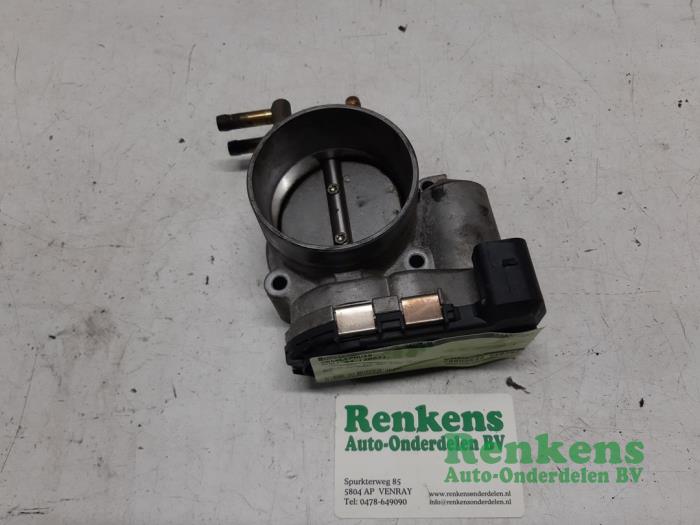 Gebruikte Gasklephuis Audi A4 (B6) 2.4 V6 30V Prijs € 35,00 Margeregeling aangeboden door Renkens Auto-Onderdelen B.V.