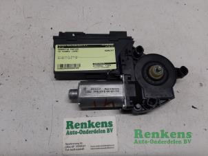 Gebruikte Portierruitmotor Volkswagen Touareg (7LA/7L6) 3.0 TDI V6 24V Prijs € 35,00 Margeregeling aangeboden door Renkens Auto-Onderdelen B.V.