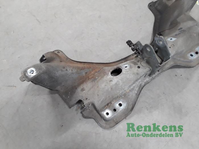 Subframe van een Renault Twingo (C06) 1.2 16V 2002