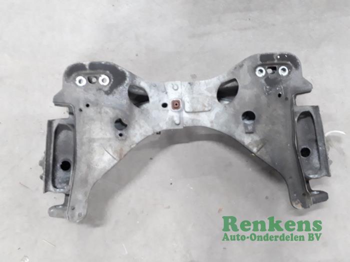 Subframe van een Renault Twingo (C06) 1.2 16V 2002