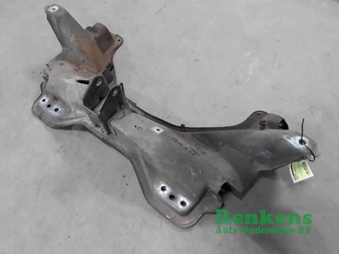 Subframe van een Renault Twingo (C06) 1.2 16V 2002