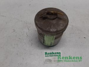 Gebruikte Ruitensproeiertank voor Opel Kadett B 1.1 Prijs € 15,00 Margeregeling aangeboden door Renkens Auto-Onderdelen B.V.