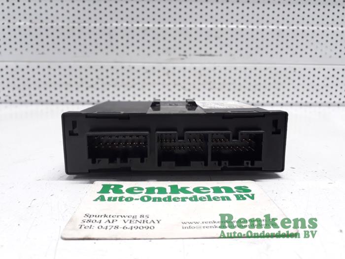 Computer Body Control van een Nissan Almera Tino (V10M) 1.8 16V 2004