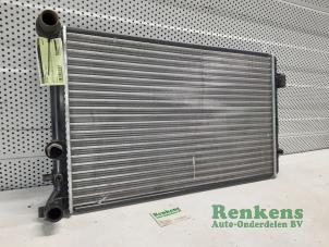 Gebruikte Radiateur Volkswagen Golf IV (1J1) 2.3 V5 GTI Prijs € 45,00 Margeregeling aangeboden door Renkens Auto-Onderdelen B.V.