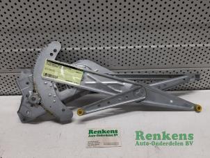 Gebruikte Raammechaniek 2Deurs rechts-voor Nissan Kubistar (F10) 1.5 dCi 60 Prijs € 25,00 Margeregeling aangeboden door Renkens Auto-Onderdelen B.V.
