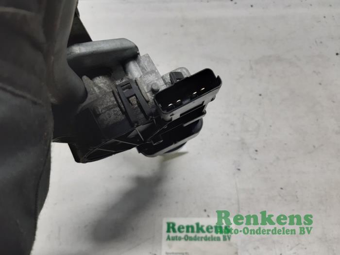 Ruitenwismotor+Mechaniek van een Renault Twingo II (CN) 1.5 dCi 90 FAP 2011