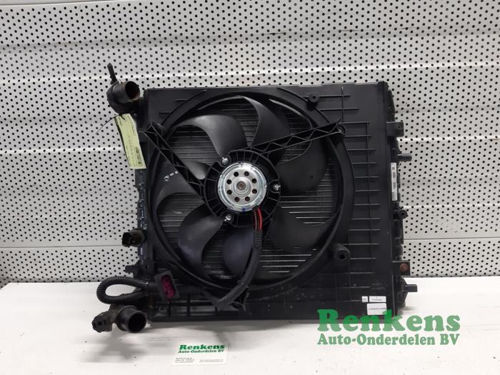 Gebruikte Radiateur Seat Ibiza III (6L1) 1.4 16V 75 Prijs € 65,00 Margeregeling aangeboden door Renkens Auto-Onderdelen B.V.