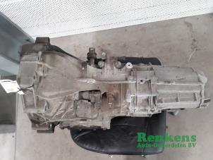 Gebruikte Versnellingsbak Audi A4 Cabrio (B7) 2.0 TDI Prijs € 200,00 Margeregeling aangeboden door Renkens Auto-Onderdelen B.V.