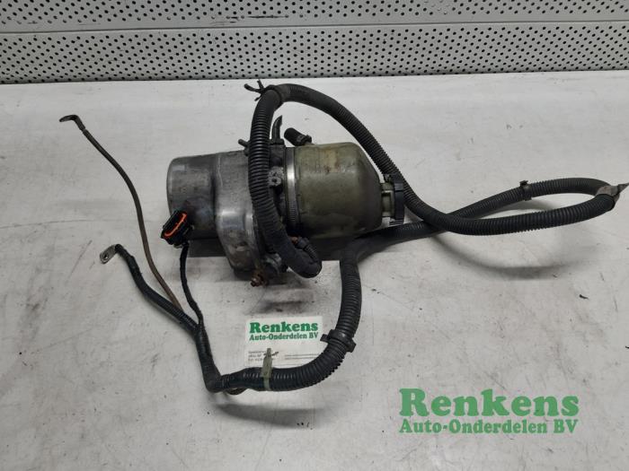 Gebruikte Servopomp Opel Astra H GTC (L08) 1.4 16V Twinport Prijs € 75,00 Margeregeling aangeboden door Renkens Auto-Onderdelen B.V.