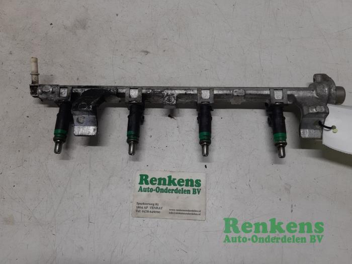 Gebruikte Common rail (Injectie) Ford Focus 2 1.6 16V Prijs € 45,00 Margeregeling aangeboden door Renkens Auto-Onderdelen B.V.